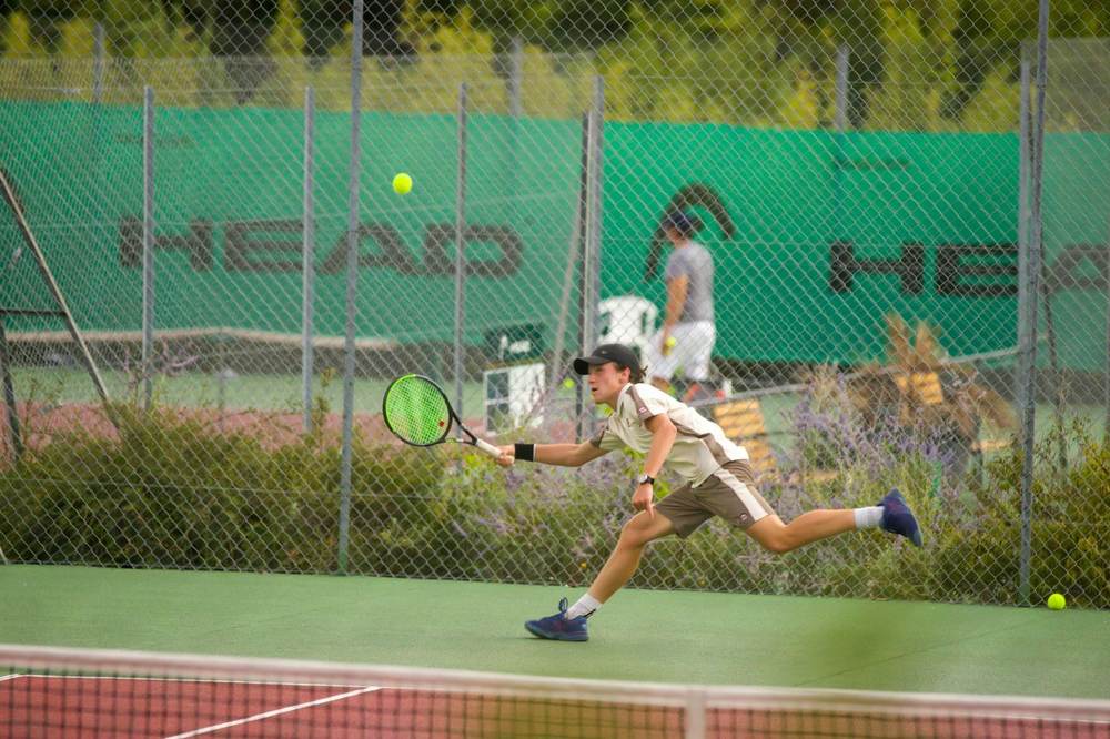 Junger Tennisspieler